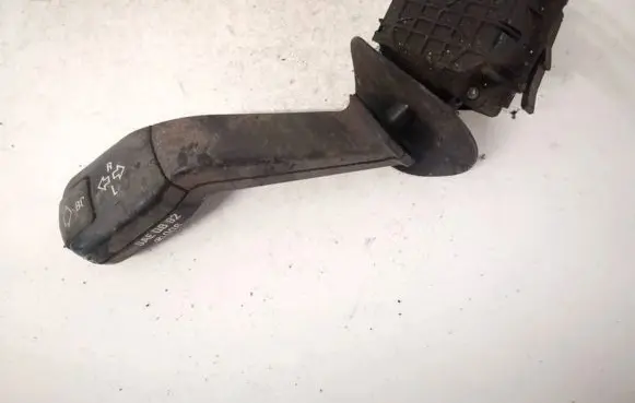 BMW 5 E39 Indicator stalk saeqb92