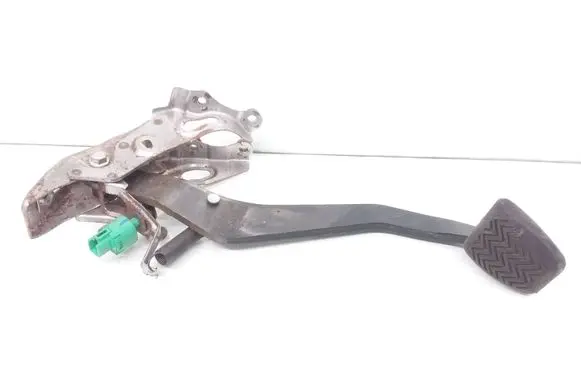 Toyota Avensis T270 Brake pedal