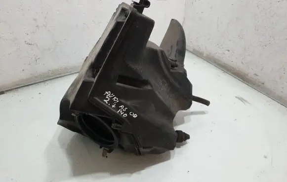 Audi A5 8T 8F Air filter box 8K0133835C