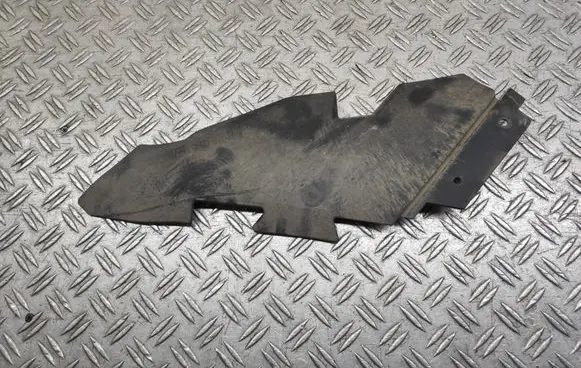 Mercedes-Benz B W245 Radiator trim 90080101
