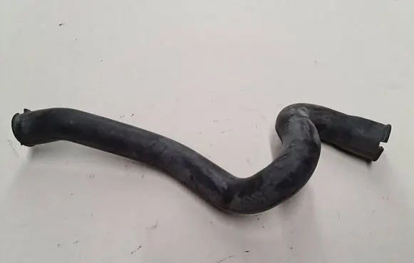 Volkswagen PASSAT B6 Engine coolant pipe/hose 3C1816311
