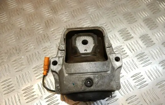 Audi A5 8T 8F Engine mount bracket 8K0199381 44209