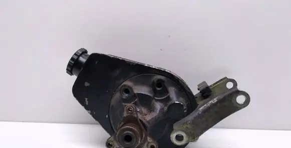 Renault Scenic I Power steering pump 7700840724