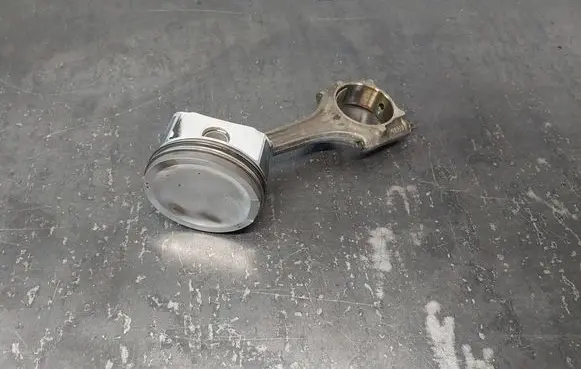 Audi A4 S4 B6 8E 8H Piston with connecting rod 80950
