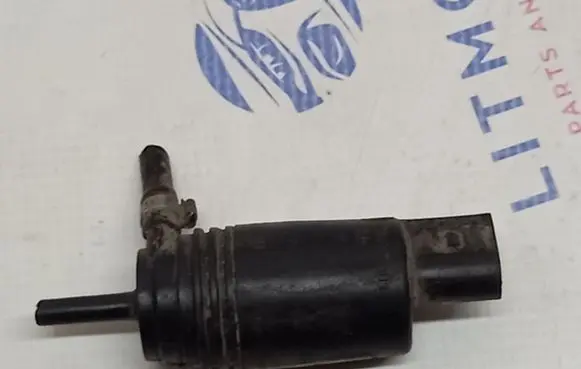 BMW 3 E90 E91 Headlight washer pump 67128377612