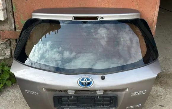 Toyota Yaris Tailgate/trunk/boot lid