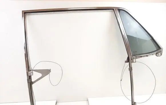 Rolls-Royce Silver Spur Rear door window/glass frame 