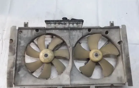 Mazda 6 Radiator cooling fan shroud