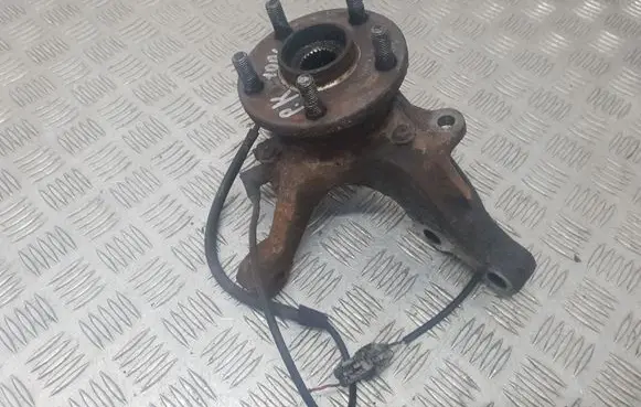 Toyota Avensis T220 Front wheel hub