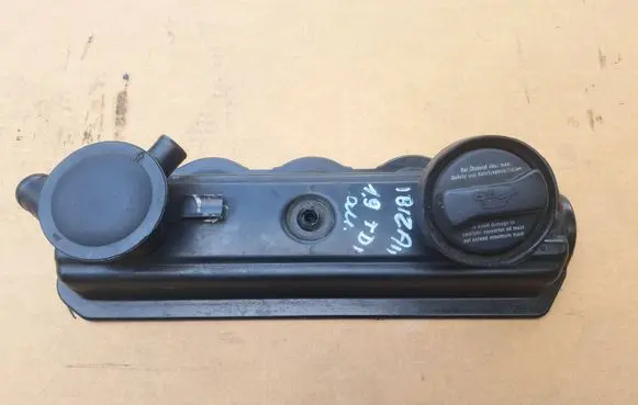 Volkswagen Golf III Rocker cam cover