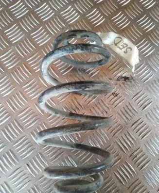 Volkswagen PASSAT B5 Rear coil spring
