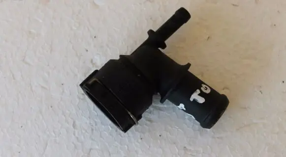 Volkswagen Golf V Engine coolant pipe/hose 1C0122291A