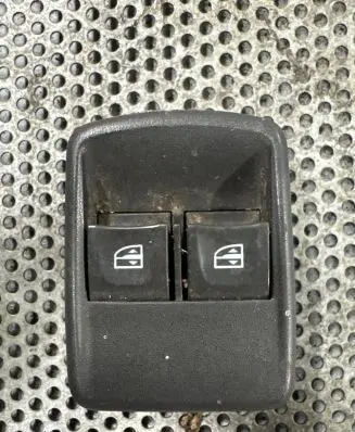 Renault Trafic III (X82) Electric window control switch 254110044R 10023697