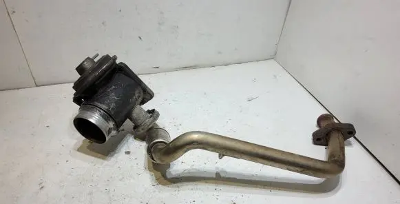 BMW 5 E60 E61 EGR valve 7789999 72826402