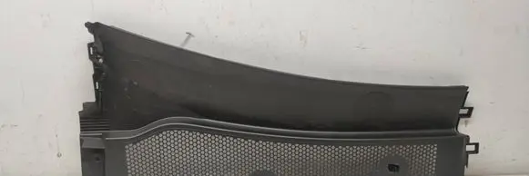 Peugeot 208 II Wiper trim 9830472380