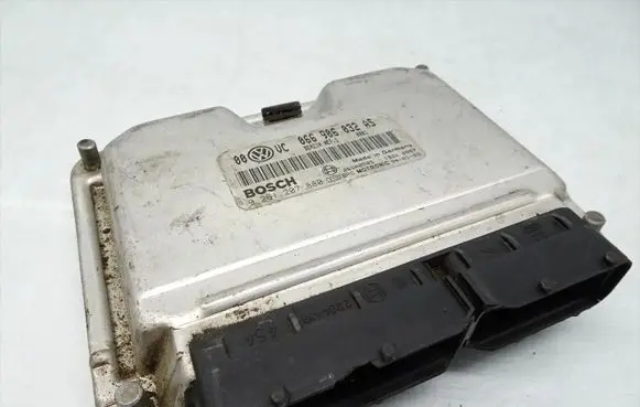 Volkswagen PASSAT B5.5 Engine control unit/module 066906032AS 0261207880