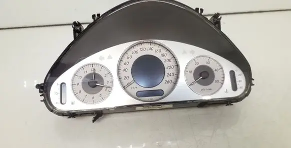 Mercedes-Benz E W211 Speedometer (instrument cluster) A2115406248 110080351 88311391