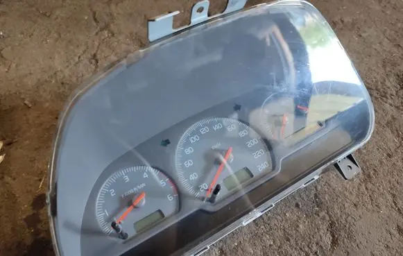 Volvo S40, V40 Speedometer (instrument cluster) 30889706