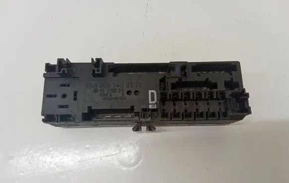 Mercedes-Benz E W210 Fuse module A0005400372