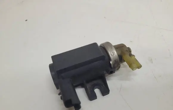 Citroen DS3 Turbo solenoid valve 9672875080