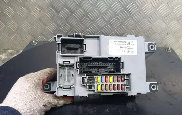 Opel Combo D Fuse box set