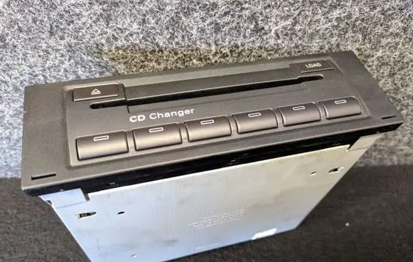 CD/DVD changer