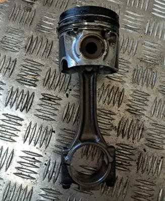 Ford Galaxy Piston 045