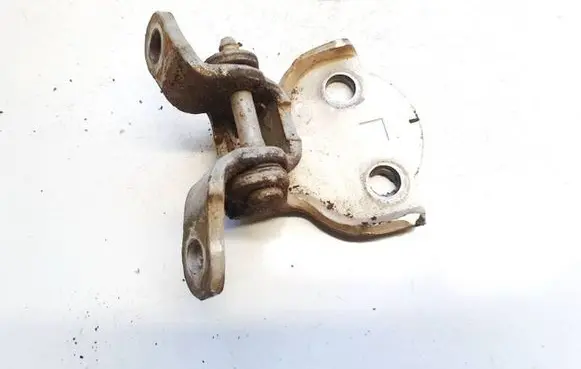 Honda CR-V Rear door lower hinge