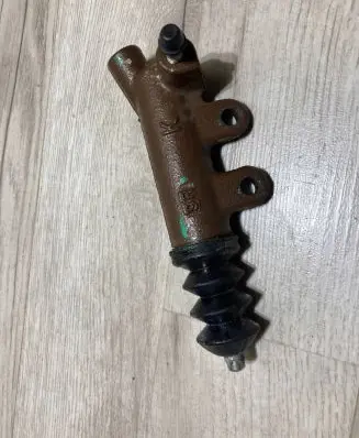 Clutch slave cylinder