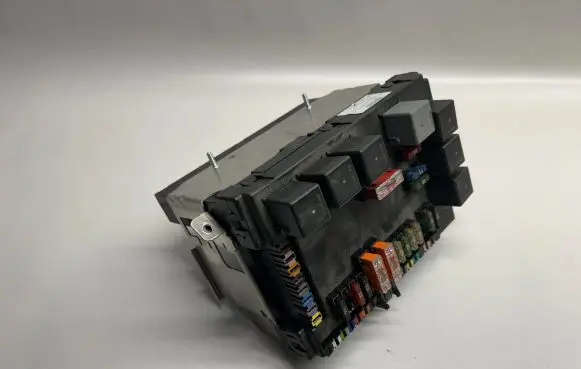 Mercedes-Benz S W221 Fuse module A2215450801 A2215403050