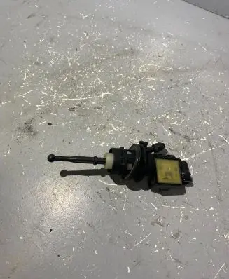 Skoda Octavia Mk2 (1Z) Clutch master cylinder 6284000056