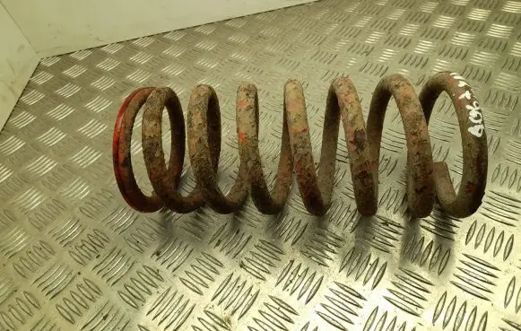 Mercedes-Benz S W126 Rear coil spring