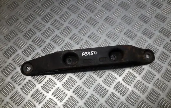Opel Omega B2 Engine mounting bracket