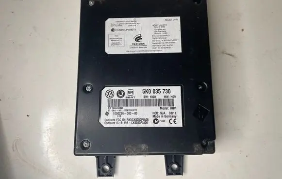 Skoda Superb B6 (3T) Bluetooth control unit module 5K0035730 100022600303