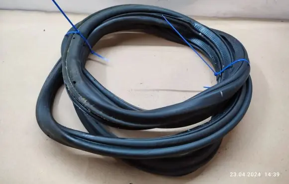 Audi Q7 4L Seal rubber (tailgate) 