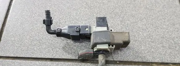 Hyundai Terracan Valve vacuum 