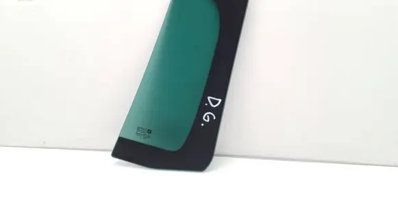 Rear vent window glass