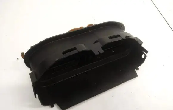Citroen Xsara Picasso Dash center air vent grill 9631279580 9631315877