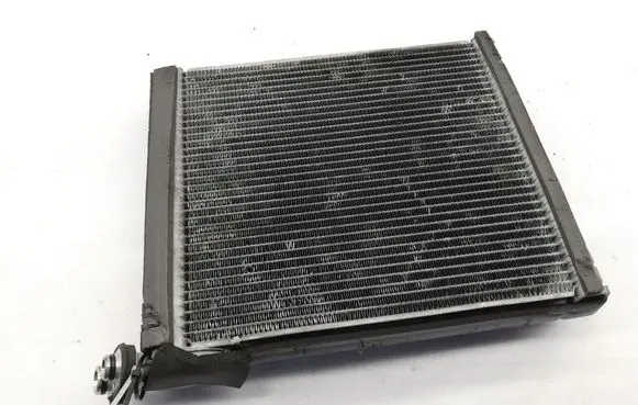 Toyota Verso-S Air conditioning (A/C) radiator (interior) 