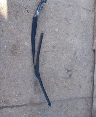 Subaru Legacy Front wiper blade arm 16622