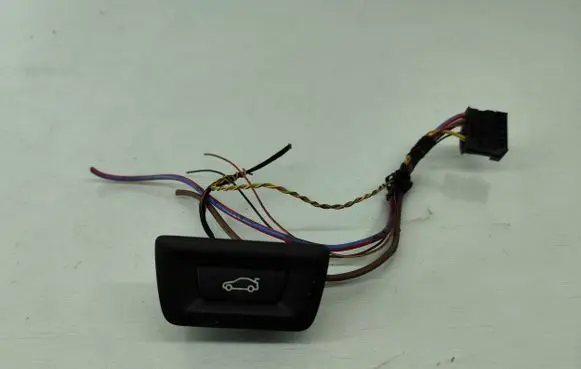 BMW 5 F10 F11 Tailgate/boot open switch button 927511902