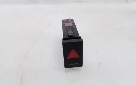Volkswagen PASSAT B5 Hazard light switch 3B0953235B