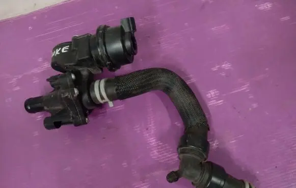 Nissan Juke II F16 Engine coolant pipe/hose 922309109R