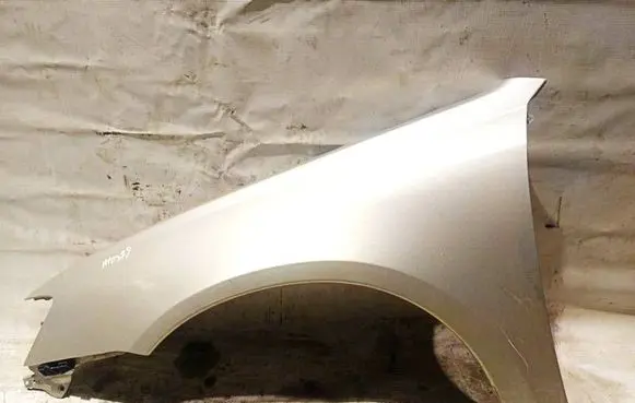 Subaru Legacy Fender Sidabrine