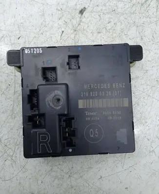 Mercedes-Benz CLS C219 Door control unit/module 2198200326
