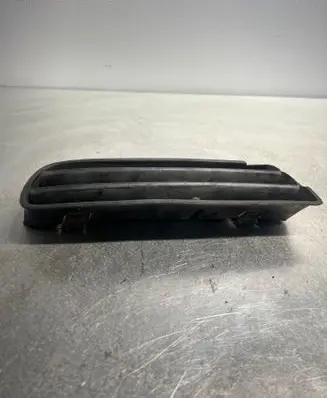 Volkswagen Golf IV Front bumper lower grill 1J0853665B