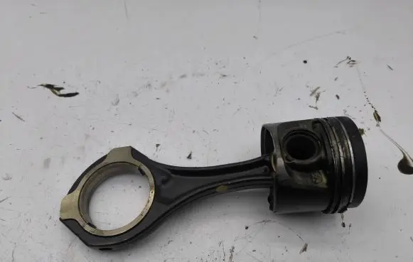 Chrysler 300 - 300C Piston with connecting rod