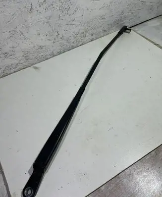 Front wiper blade arm