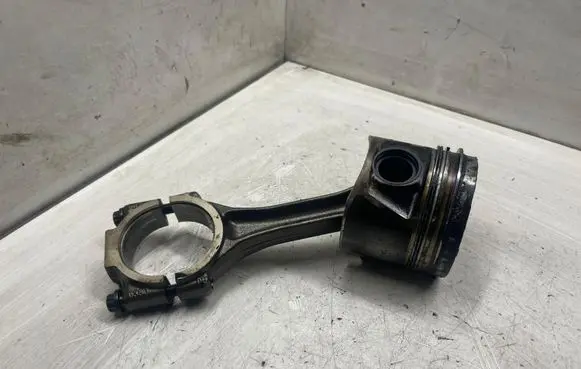 Volkswagen PASSAT B6 Piston with connecting rod