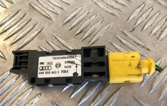 Audi A6 S6 C5 4B Airbag deployment crash/impact sensor 4B0959643E 0232HUMADDB7 200503